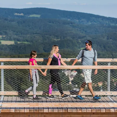 Ski Hotel Svoboda Nad Upou 乌帕河畔斯沃博达